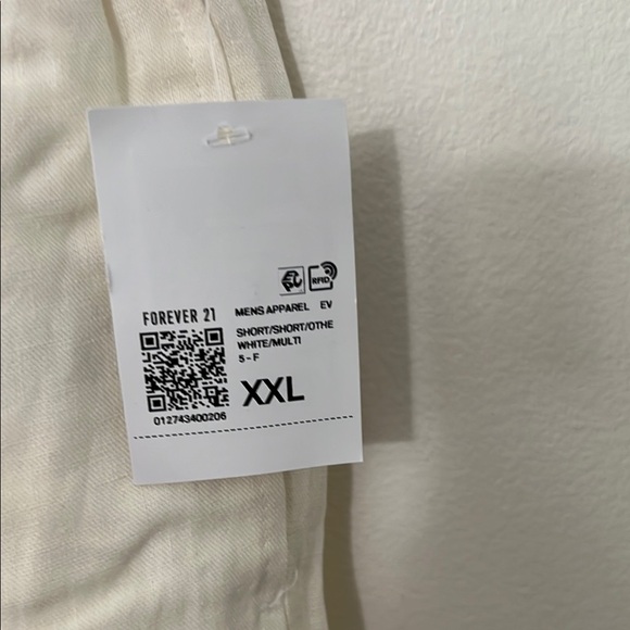 Forever 21 Men’s Cream and Green Bermudas Shorts with Botanical Trim 2XL - Picture 2 of 5